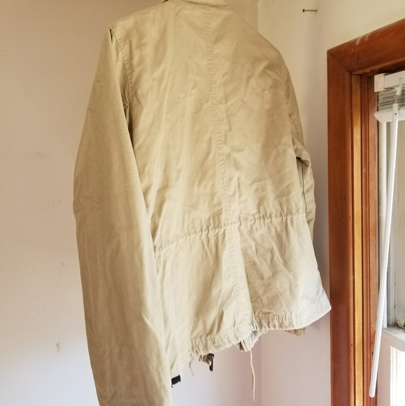 Bench Jacket | Khaki Material - Picture 2 of 12